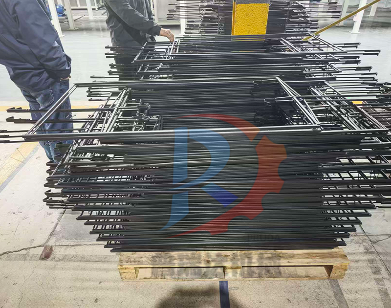 普瑞达高品质吊钩式抛丸机成功交给安徽闻名汽配厂，赋能电泳线前处理工艺升级